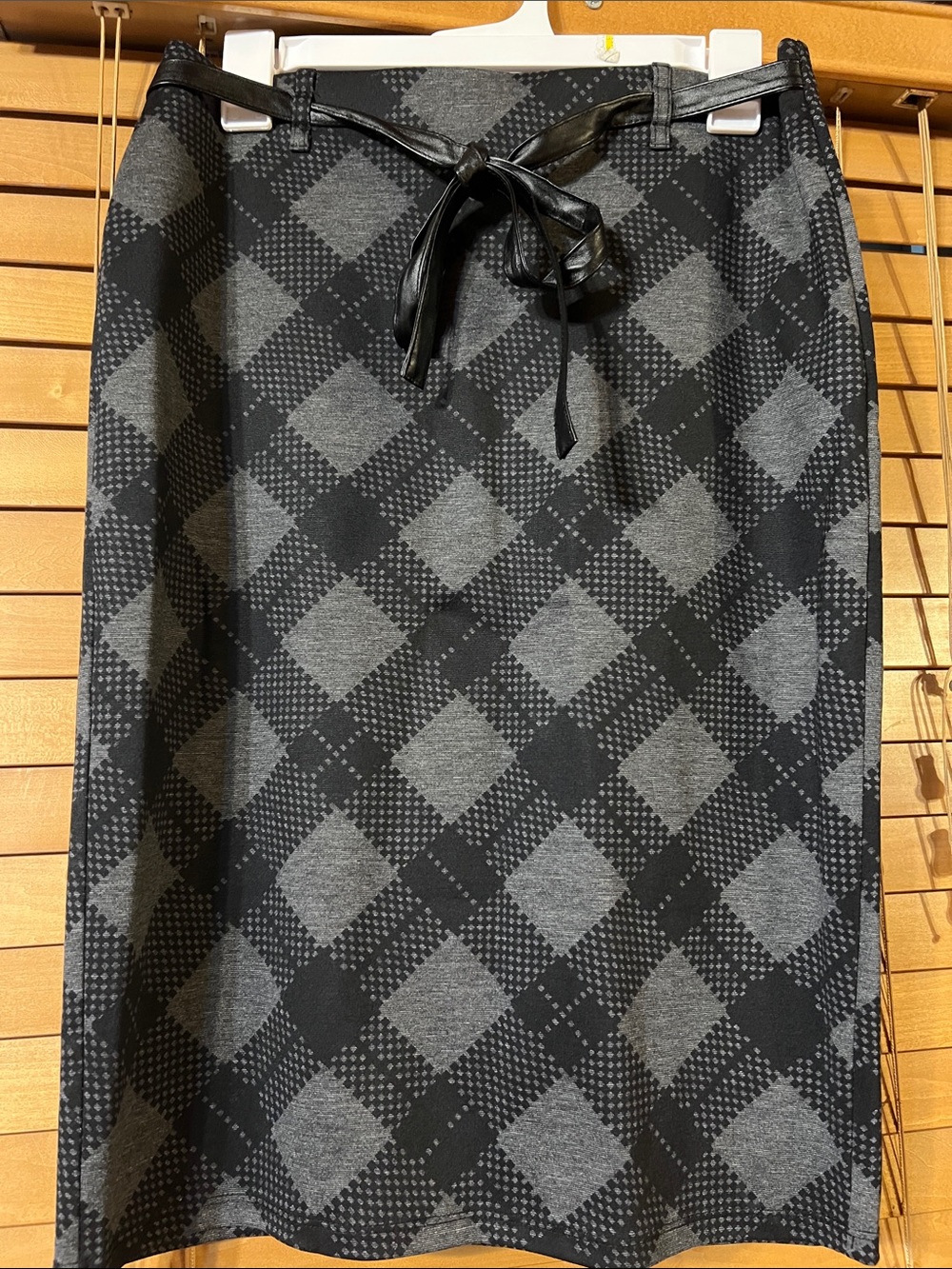 Carole wren Knit pencil Skirt with Faux-Leather Tie - Black & Gray